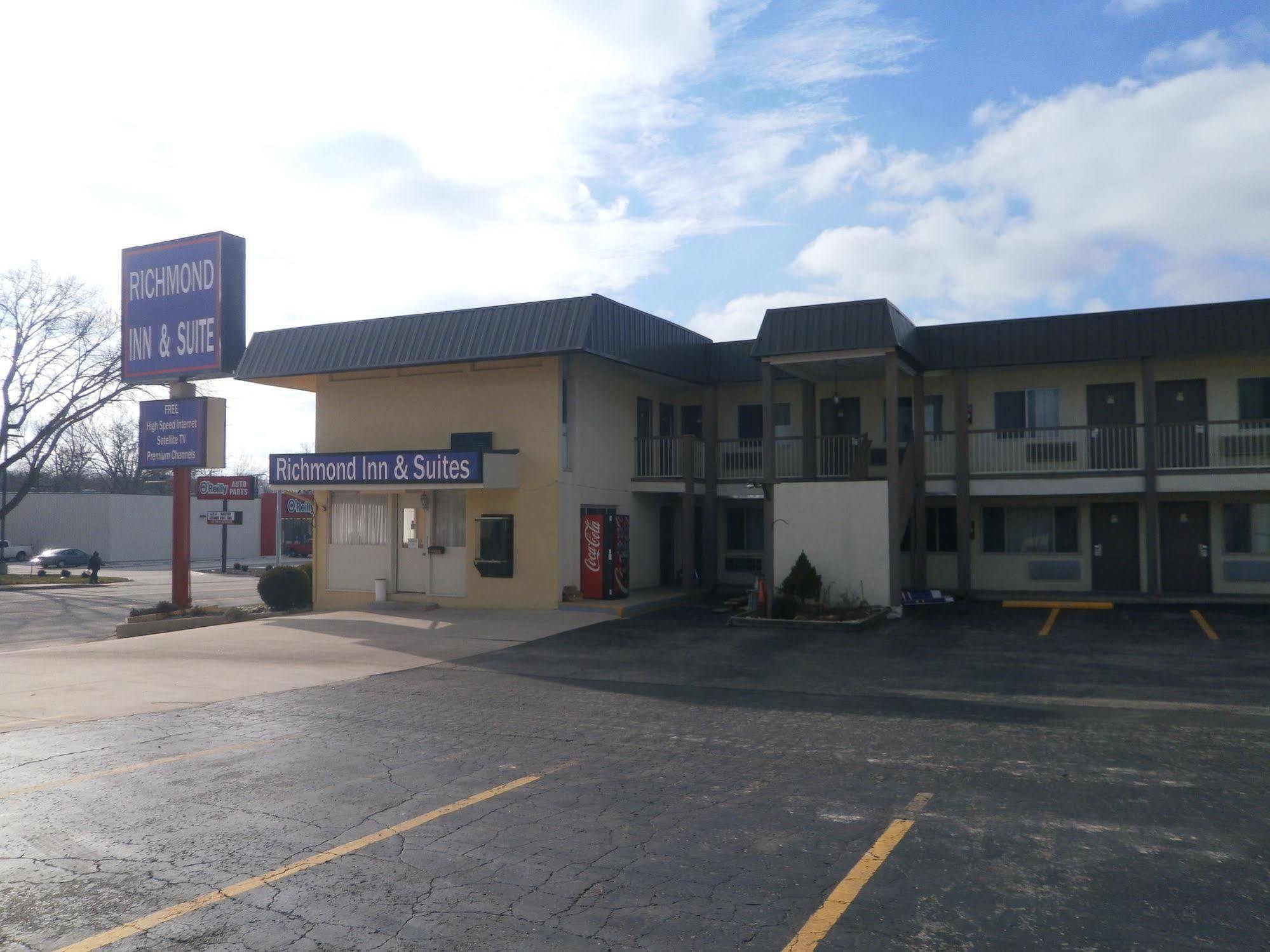 Richmond Inn And Suites Exterior photo