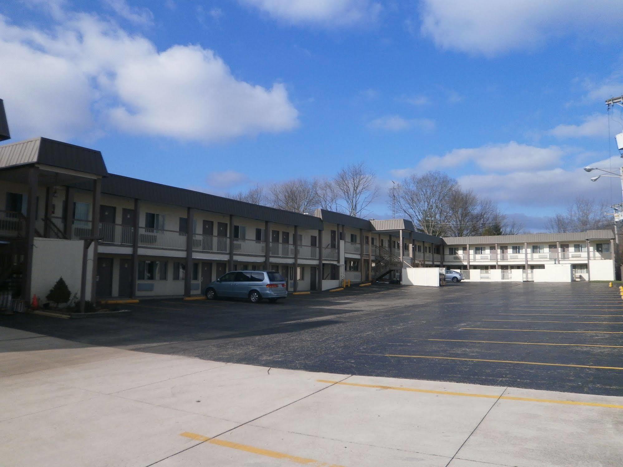 Richmond Inn And Suites Exterior photo