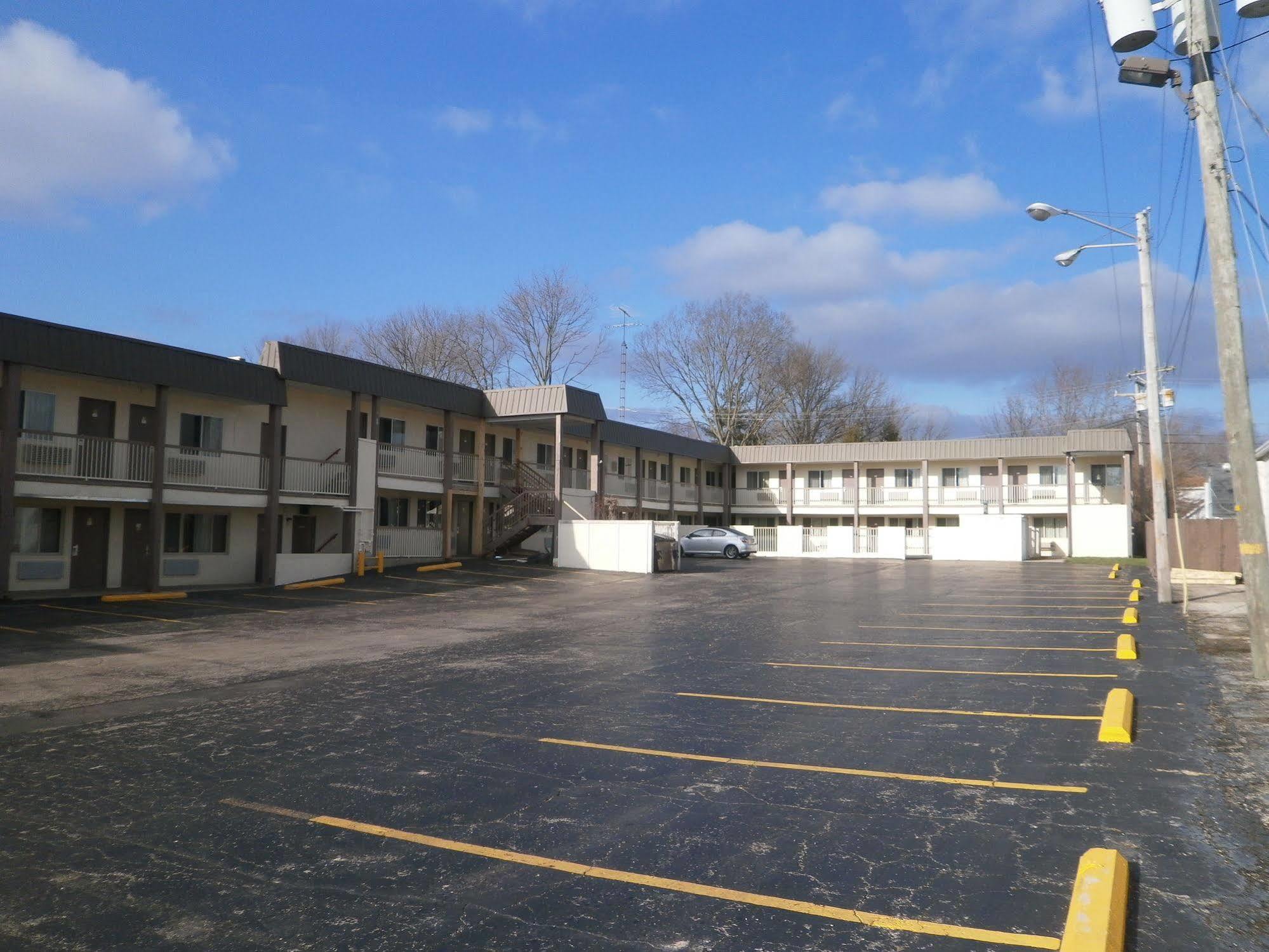 Richmond Inn And Suites Exterior photo